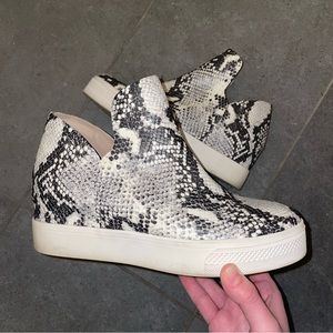 Steve Madden Wrangle Booties Ankle Boots Gray Snakeskin - Women’s 8